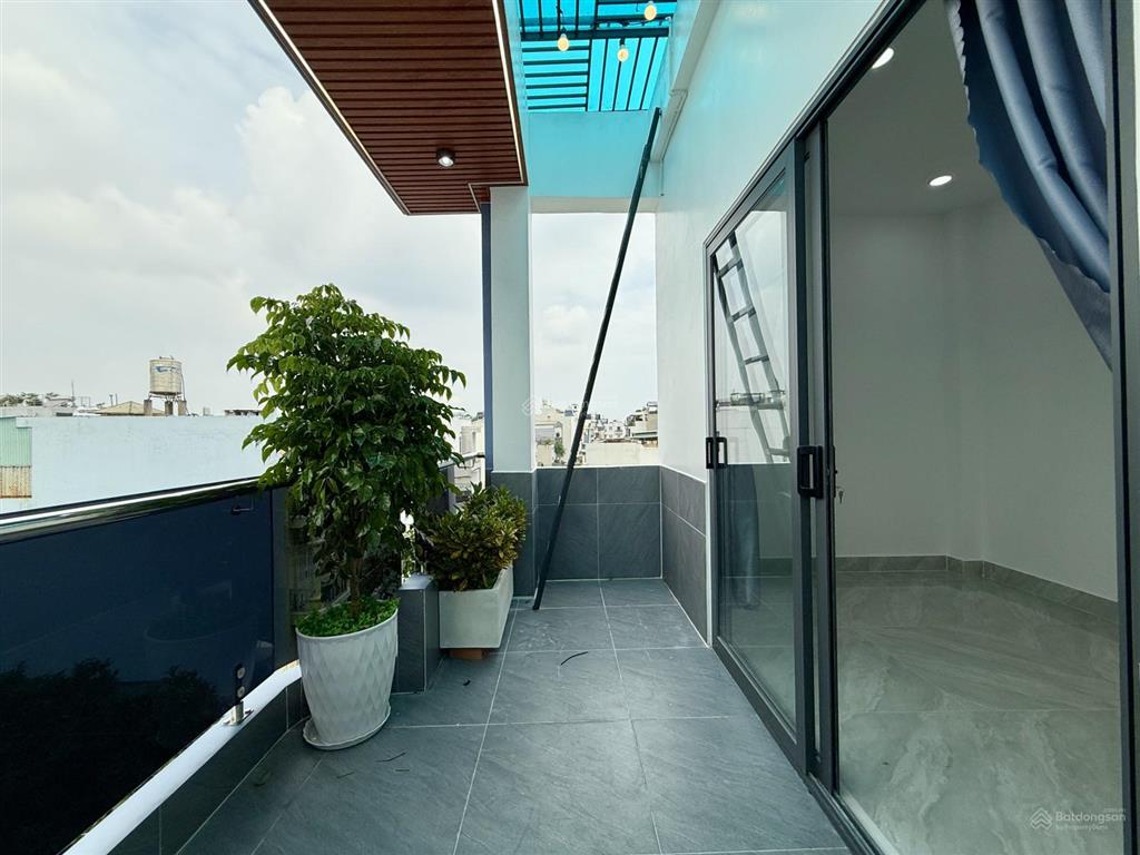 Nhà bên trường học, đường trần thị năm, dt 4,5x12m, lửng, 3lầu, 4pn, gara ô tô, sân thượng