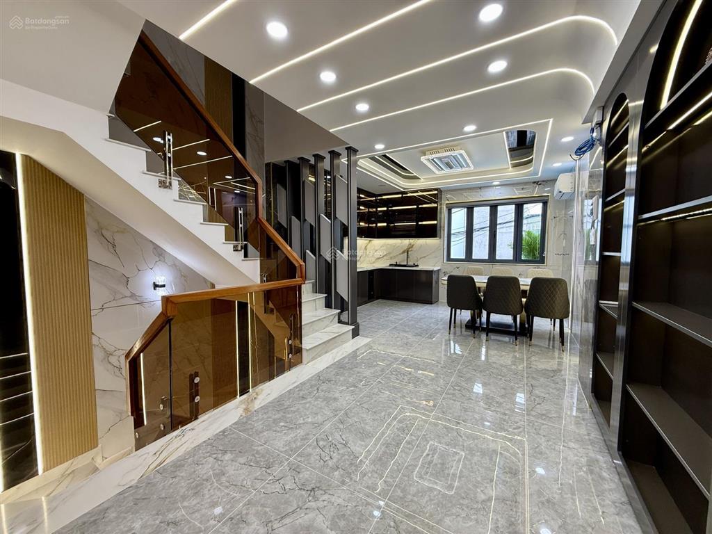 Nhà bên trường học, đường trần thị năm, dt 4,5x12m, lửng, 3lầu, 4pn, gara ô tô, sân thượng