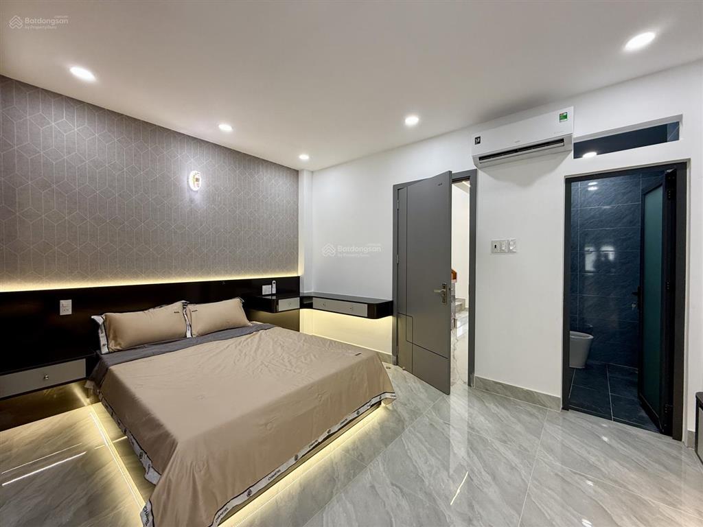 Nhà bên trường học, đường trần thị năm, dt 4,5x12m, lửng, 3lầu, 4pn, gara ô tô, sân thượng