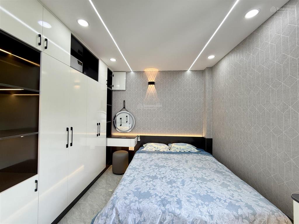 Nhà hẻm xe hơi đường tx 25, dt4x13m, lửng, 3 lầu, gara ô tô, 4pn, sân thượng trước sau, 6tỷ