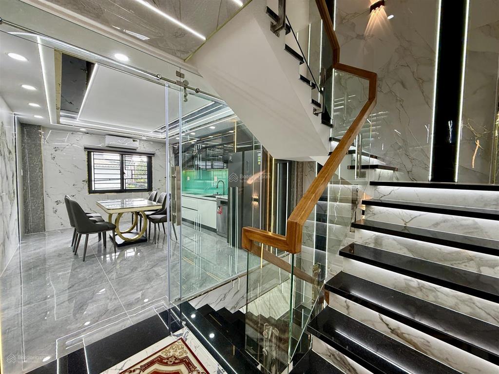 Nhà hẻm xe hơi đường tx 25, dt4x13m, lửng, 3 lầu, gara ô tô, 4pn, sân thượng trước sau, 6tỷ