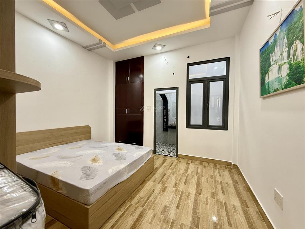 Nhà mặt tiền đường tx 43, dt4x16m, trệt, 3lầu, sân trước rộng, 4pn, 5vs, sân thượng, 6.35 tỷ