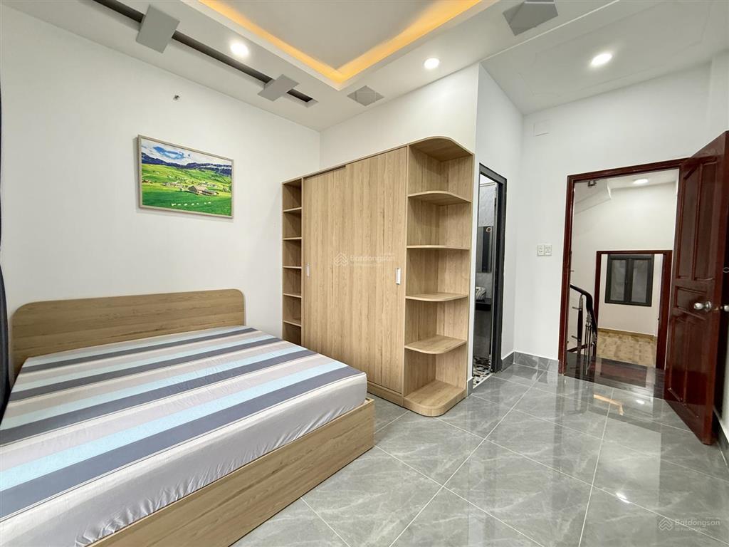 Nhà mặt tiền đường tx 43, dt4x16m, trệt, 3lầu, sân trước rộng, 4pn, 5vs, sân thượng, 6.35 tỷ