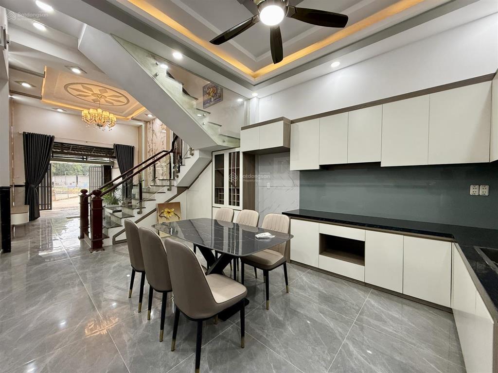 Nhà mặt tiền đường tx 43, dt4x16m, trệt, 3lầu, sân trước rộng, 4pn, 5vs, sân thượng, 6.35 tỷ