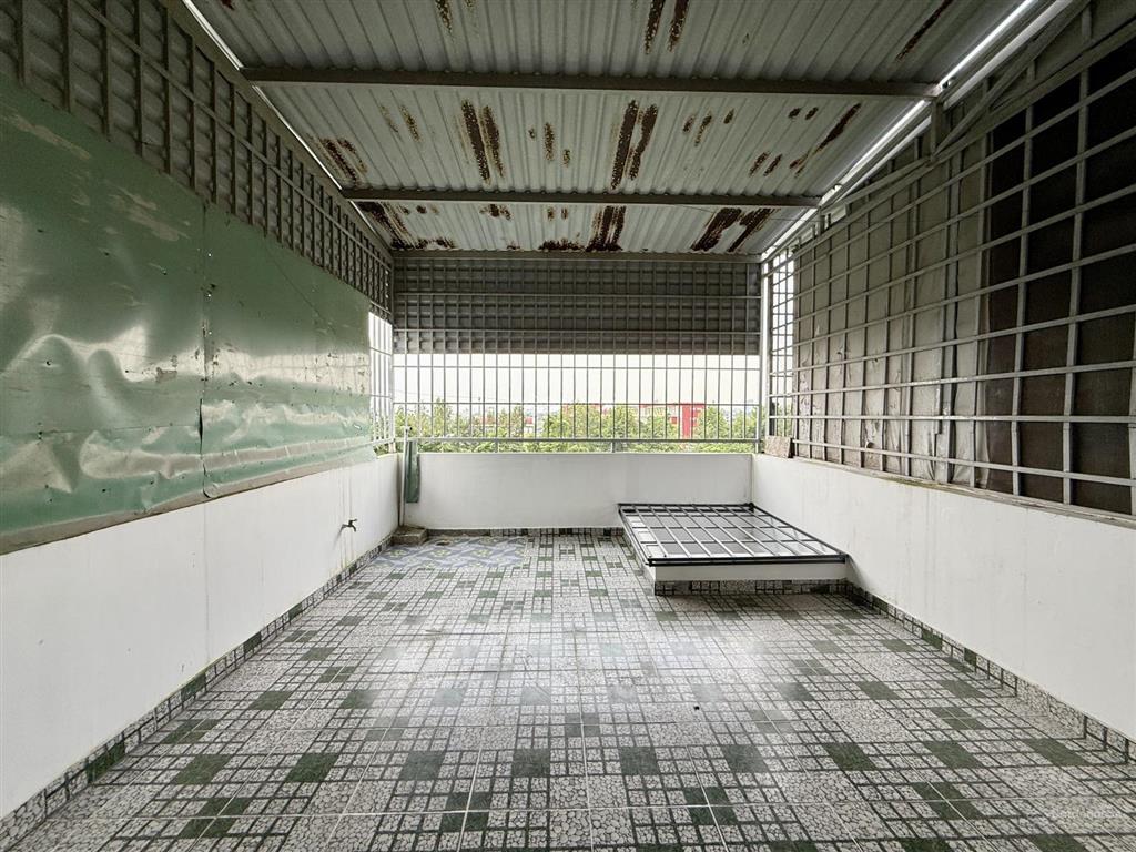 Nhà mặt tiền đường tx 43, dt4x16m, trệt, 3lầu, sân trước rộng, 4pn, 5vs, sân thượng, 6.35 tỷ