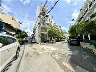 Nhà ngay ngã tư ga, sát bên gò vấp, dt4x16m, lửng, 3 lầu, 4pn, 5vs, p.thờ, s.thượng, giá 6.45 tỷ,