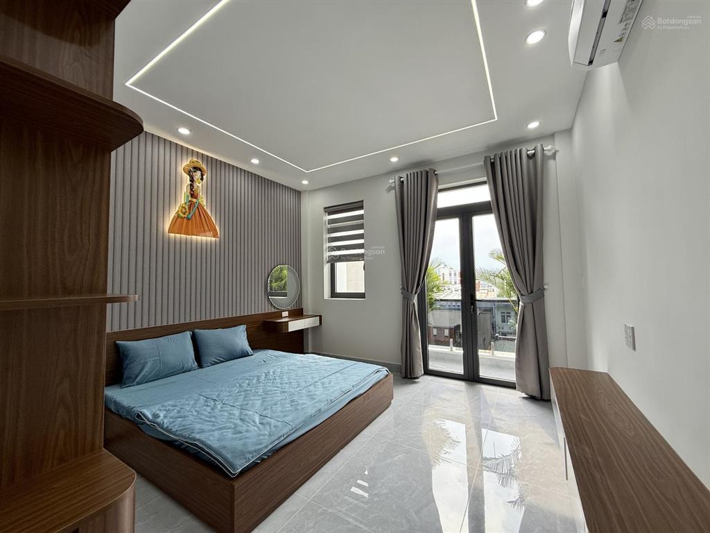 Nhà có thang máy đường thông dt 4x20m, lửng, 3 lầu, 4pn, gara ô tô, p. thờ, sân thượng, 7.9 tỷ