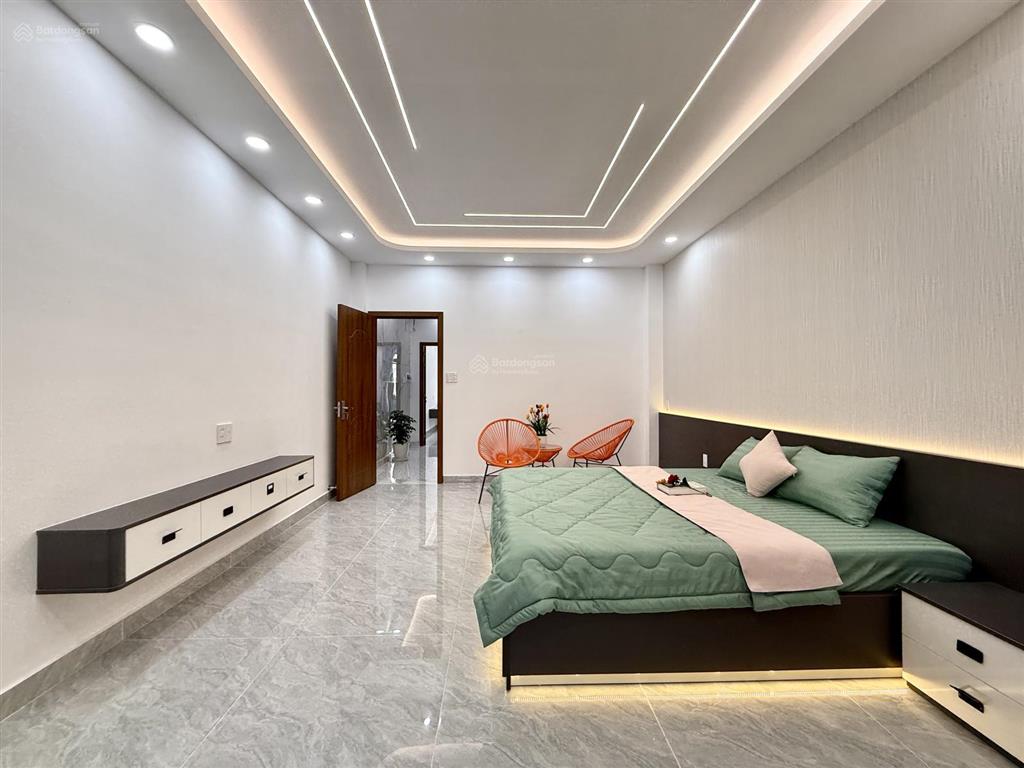 Nhà mặt tiền có thang máy, đường tx 25, dt4.2x25m, lửng, 4lầu, 7vs, gara ôtô, 4pn, p.thờ, s.thượng