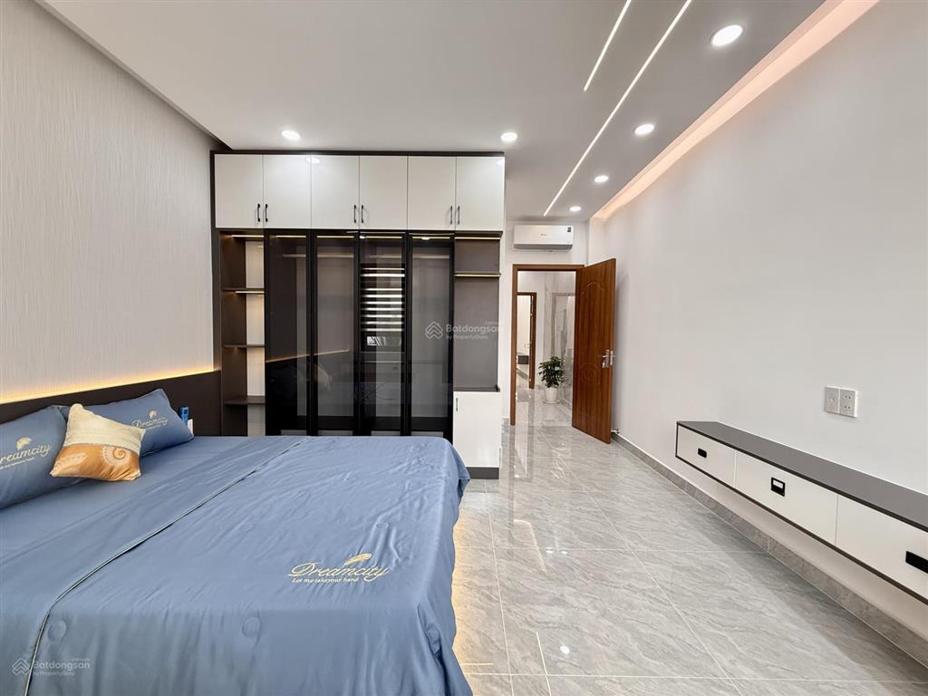 Nhà mặt tiền có thang máy, đường tx 25, dt4.2x25m, lửng, 4lầu, 7vs, gara ôtô, 4pn, p.thờ, s.thượng