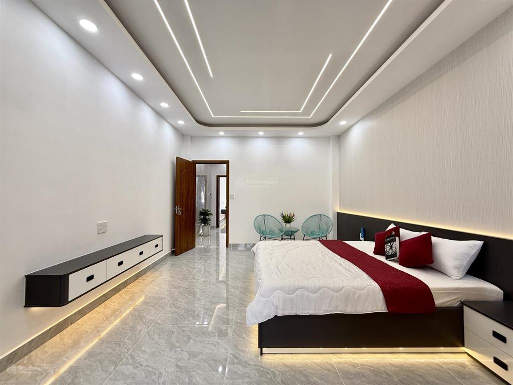 Nhà mặt tiền có thang máy, đường tx 25, dt4.2x25m, lửng, 4lầu, 7vs, gara ôtô, 4pn, p.thờ, s.thượng