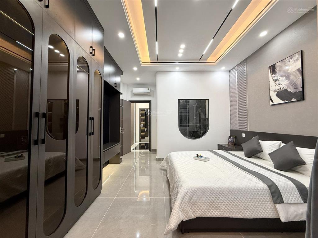 Nhà ngay bên ubp đường thạnh xuân 25, dt4x16m, lửng, 3lầu, 4pn, 5vs, gara ôtô, sân thượng,6.65 tỷ
