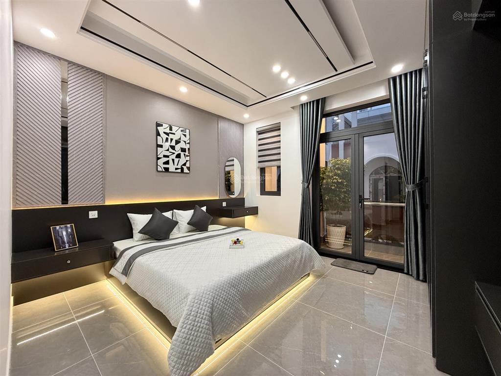 Nhà ngay bên ubp đường thạnh xuân 25, dt4x16m, lửng, 3lầu, 4pn, 5vs, gara ôtô, sân thượng,6.65 tỷ