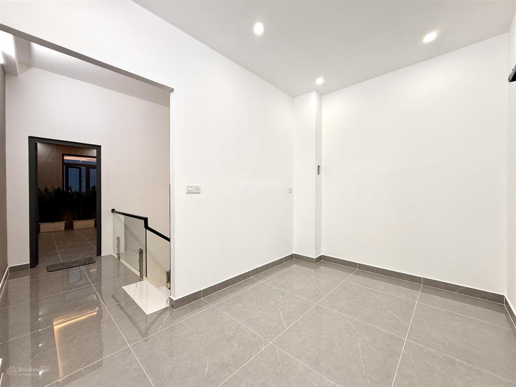 Nhà ngay bên ubp đường thạnh xuân 25, dt4x16m, lửng, 3lầu, 4pn, 5vs, gara ôtô, sân thượng,6.65 tỷ