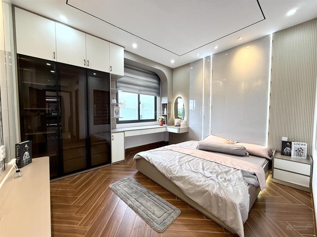 Nhà full nội thất, đường tx 25, dt4x14m, lửng, 3 lầu, 4pn, 6vs, gara ôtô, p.thờ, sân thượng,