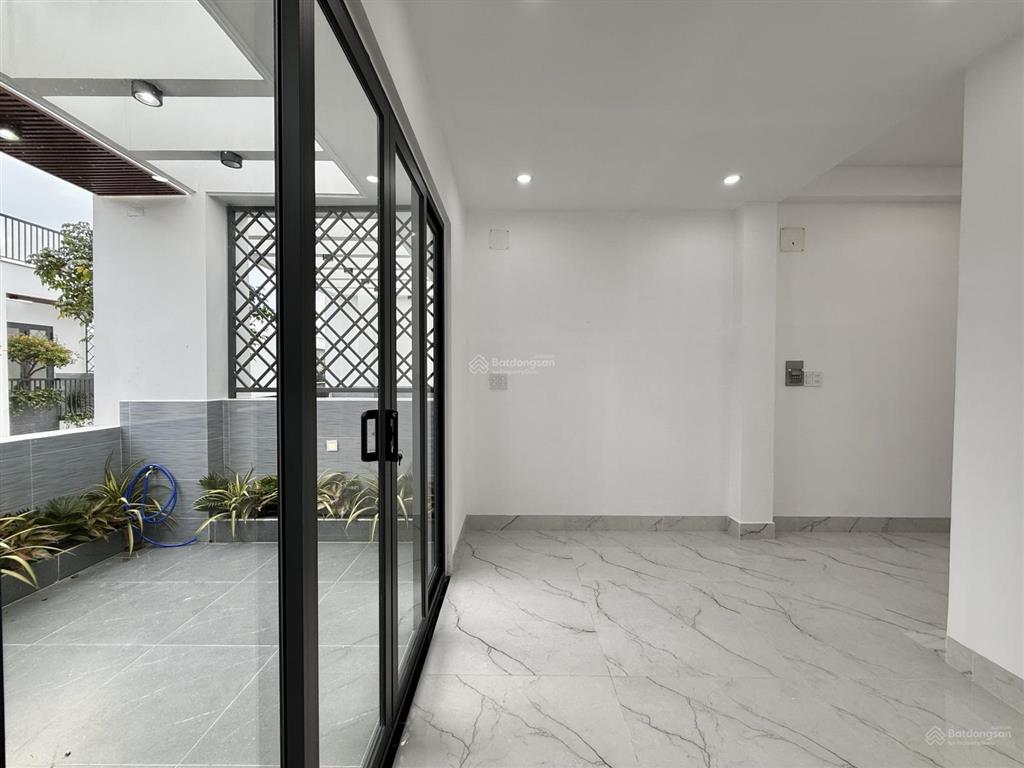 Nhà full nội thất, đường tx 25, dt4x14m, lửng, 3 lầu, 4pn, 6vs, gara ôtô, p.thờ, sân thượng,