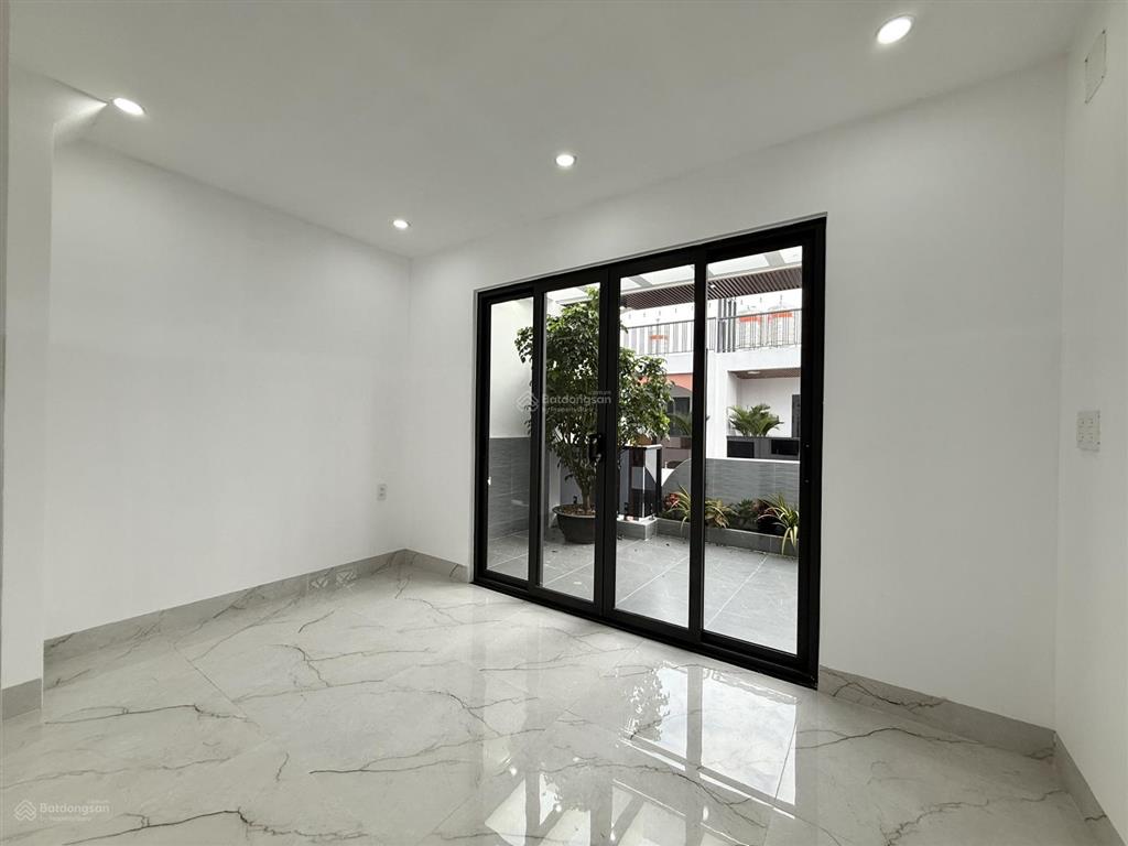 Nhà full nội thất, đường tx 25, dt4x14m, lửng, 3 lầu, 4pn, 6vs, gara ôtô, p.thờ, sân thượng,