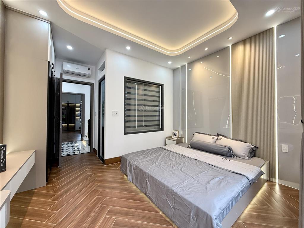 Nhà full nội thất, đường tx 25, dt4x14m, lửng, 3 lầu, 4pn, 6vs, gara ôtô, p.thờ, sân thượng,