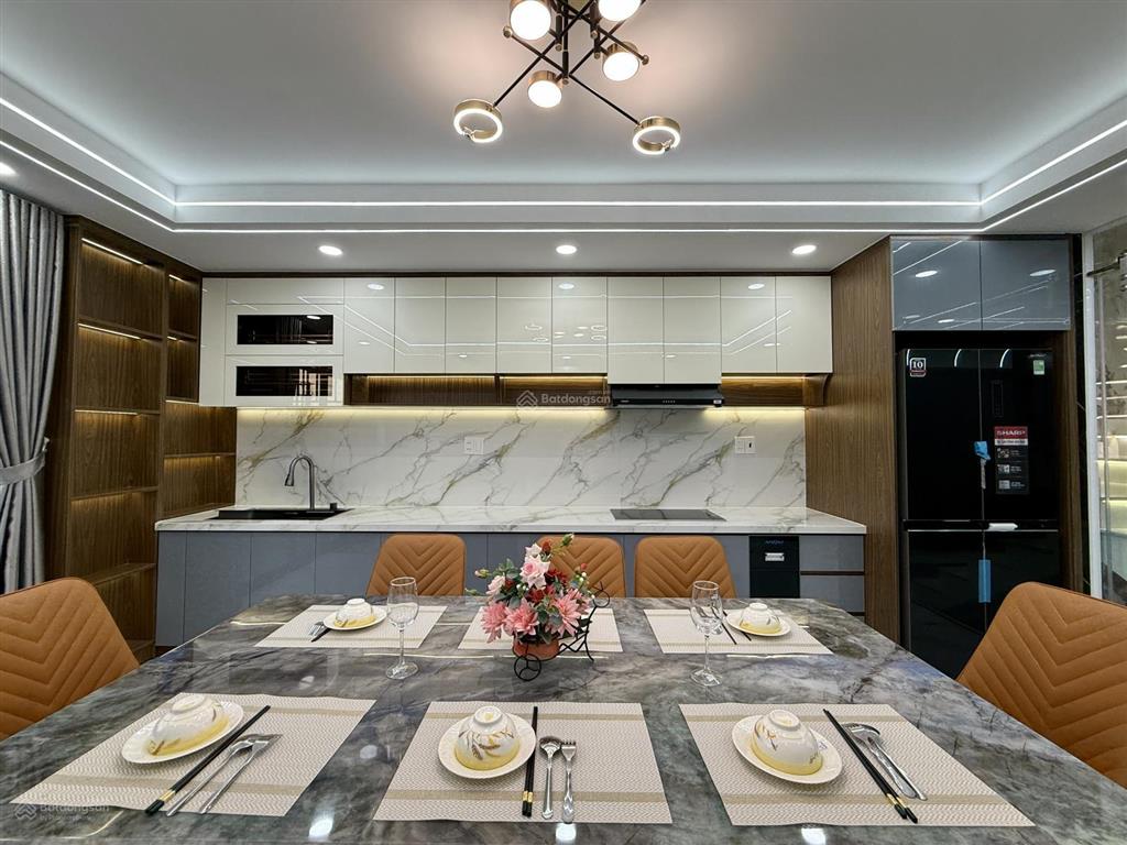 Nhà có thang máy, bên ubp và cụm trường học, dt4x20m, lửng, 3 lầu, 4pn, hướng đông nam, 8.35 tỷ