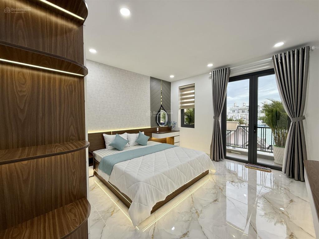 Nhà có thang máy, bên ubp và cụm trường học, dt4x20m, lửng, 3 lầu, 4pn, hướng đông nam, 8.35 tỷ