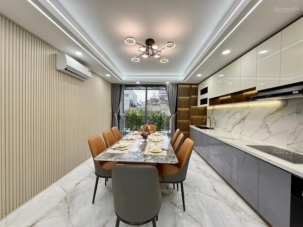 Nhà có thang máy, bên ubp và cụm trường học, dt4x20m, lửng, 3 lầu, 4pn, hướng đông nam, 8.35 tỷ