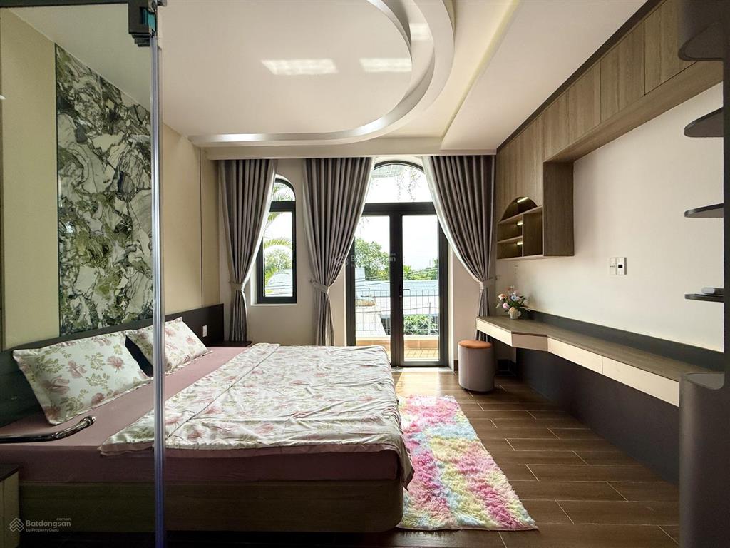 Nhà đường thông,bên chợ cầu đồng, dt4x20m, trệt, 3lầu, 4pn, sân ô tô, p.thờ, sân thượng, 7.15 tỷ