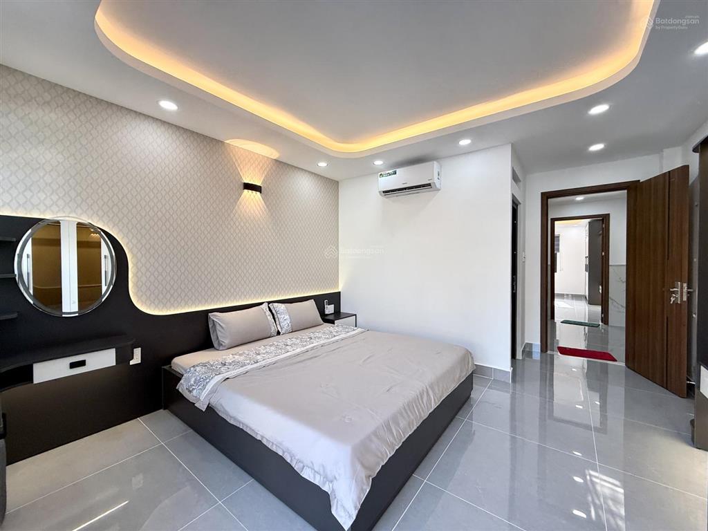 Nhà sát bên chợ cầu đồng và ngã tư ga, dt4x16m, lửng, 3 lầu, 4pn, gara ô tô, sân thượng, 6.8 tỷ