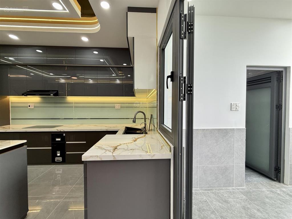 Nhà mtkd đường thông thạnh xuân 25, dt 4.2x21m, lửng, 3 lầu, 5pn, p.thờ, sân thượng, 8.28 tỷ