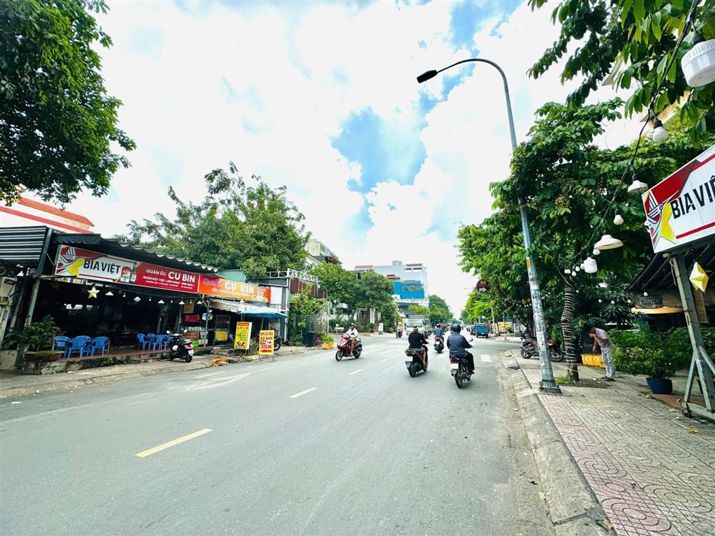 Mặt tiền kinh doanh đường độc lập  dt 7,8 x 20m  nhà 1 lầu cũ  giá 18,5 tỷ