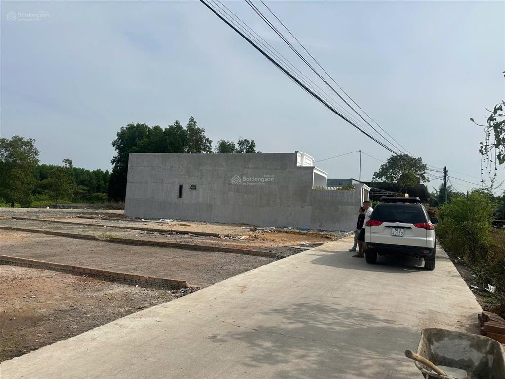 Chính chủ bán gấp lô đất 5x22m thổ cư 100% ngay gần chợ, ubnd xã giang điền, giá rẻ 850tr