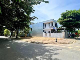 Bán lô góc 2mt đường bàu mạc 5 & 6  sát biển liên chiểu 300m  dt 178m2 ngang 8.5m giá tốt
