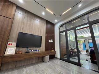 Bán nhà đẹp 4 tầng đường mỹ an 4  đối diện công viên  dt 109m2 ngay sát sông hàn cực đẹp