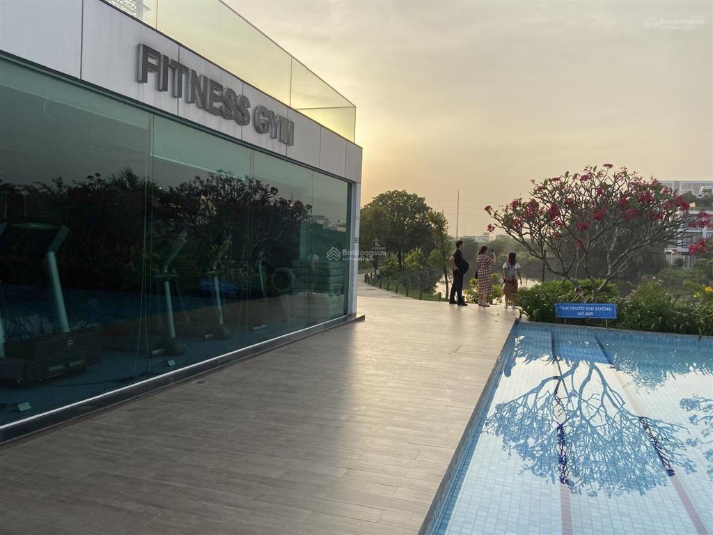 Biệt thự song lập lucasta khang điền 203m2  full nt  cần bán nhanh  sổ hồng riêng  có bv 24/7