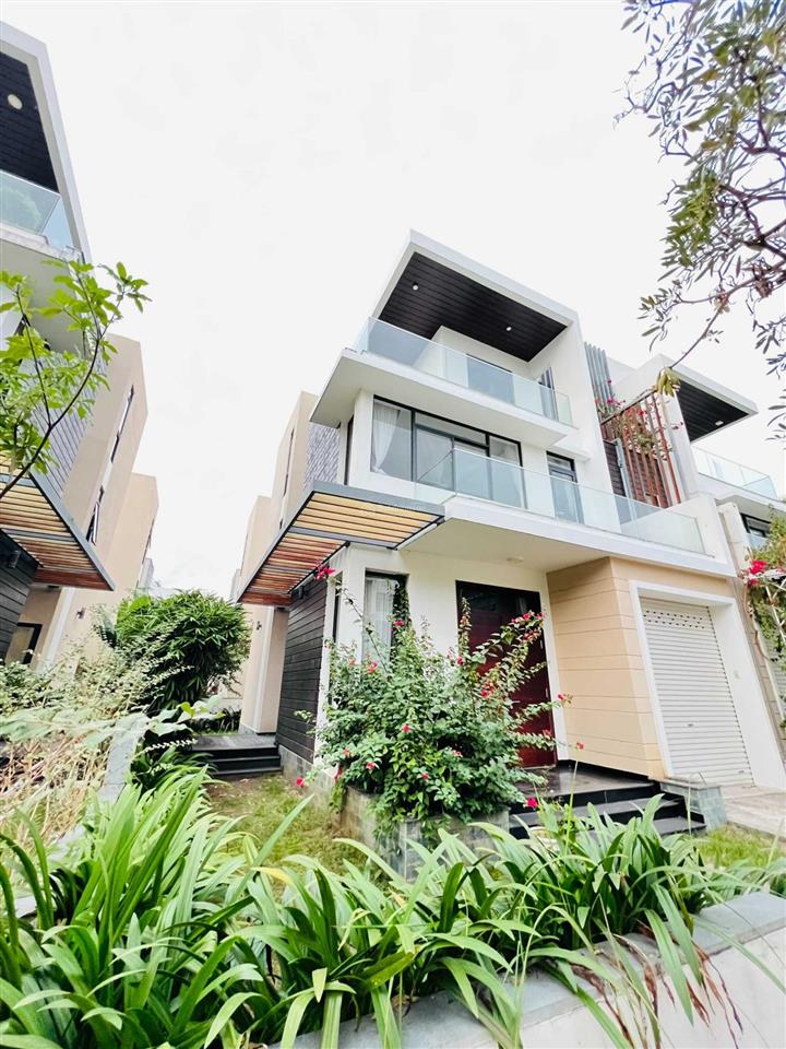 Biệt thự song lập lucasta villa khang điền  full nội thất  đường 20m  sân vườn rộng  gara ô tô