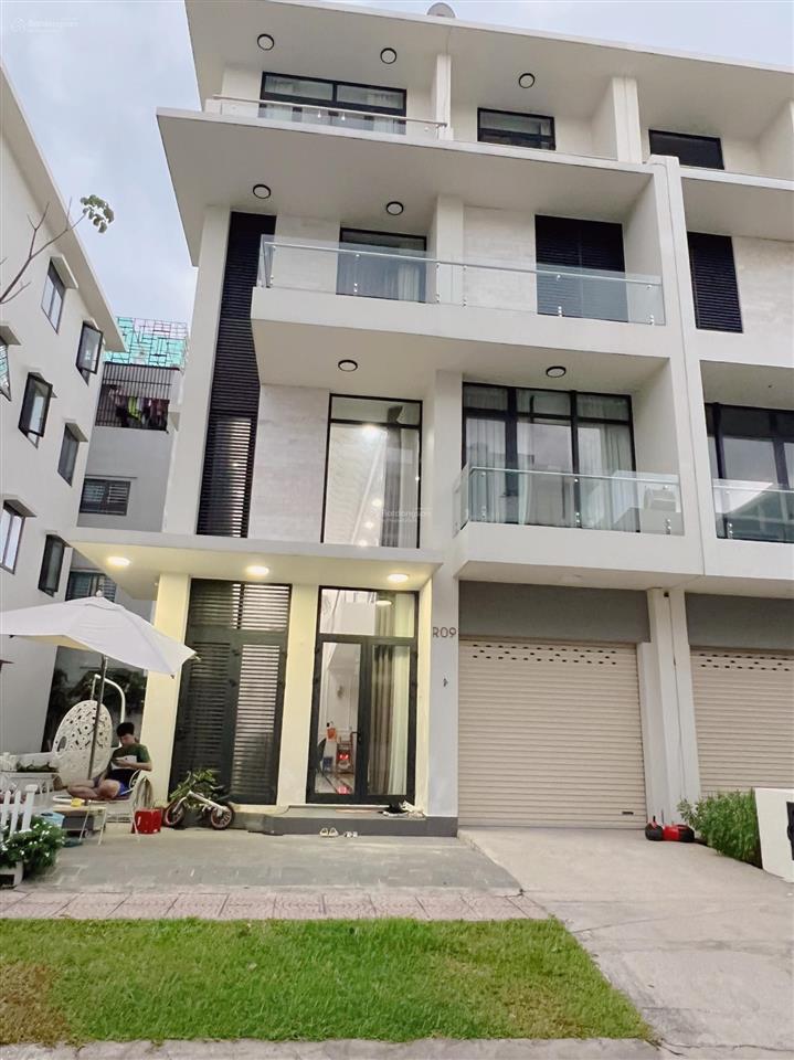 Biệt thự song lập full nt villa park 10x17m 1t 3l full nt cao cấp gara ô tô riêng an ninh 24/7