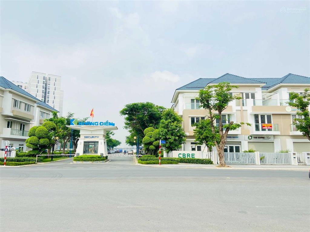 Nhà mặt tiền liên phường 5x20m  hoàn thiện cơ bản  ngay vòng xoay liên phường q9  sổ hồng cc