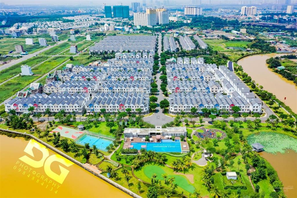 Nhà phố park riverside 5x15m full nội thất  đường liên phường q9  gần công viên mát  giai đoạn 2
