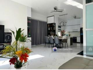 Nhà góc melosa khang điền  full nội thất  sân vườn rộng  bv an ninh  4pn 4wc  gara ô tô riêng