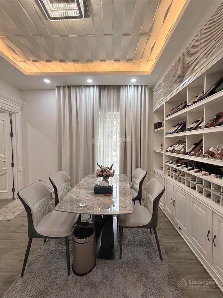 Góc sân vườn mega ruby khang điền  14x11m = 156m2  khu compound an ninh bảo vệ 24/7  full nt