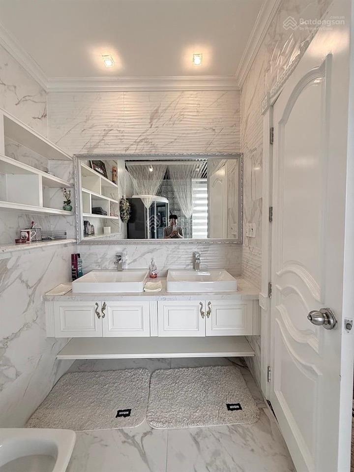 Góc sân vườn mega ruby khang điền  14x11m = 156m2  khu compound an ninh bảo vệ 24/7  full nt