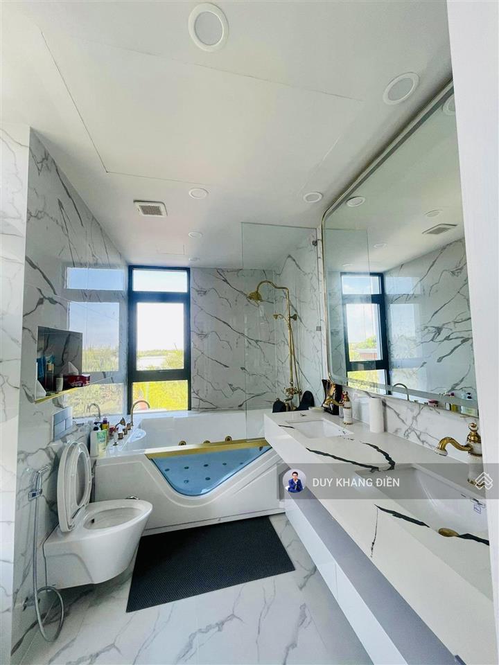 Góc sân vườn verosa khang điền  8x18,5m full nt  hđ thuê 38tr/tháng  gần hồ bơi mát mẻ  hồ cá