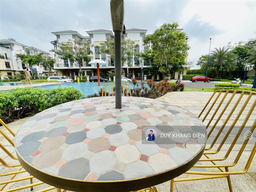 Góc sân vườn verosa khang điền  8x18,5m full nt  hđ thuê 38tr/tháng  gần hồ bơi mát mẻ  hồ cá