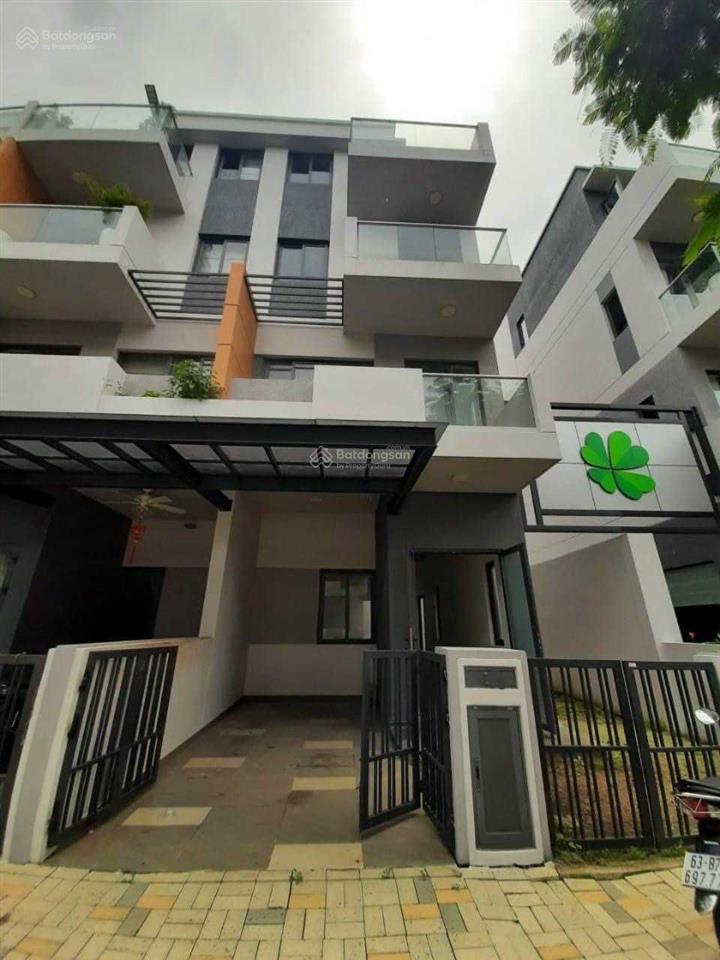 Ngộp vốn kinh doanh  cần xả gấp biệt thự mặt tiền đường 12m  có sổ