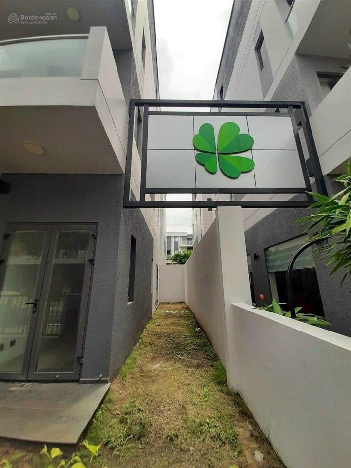 Ngộp vốn kinh doanh  cần xả gấp biệt thự mặt tiền đường 12m  có sổ