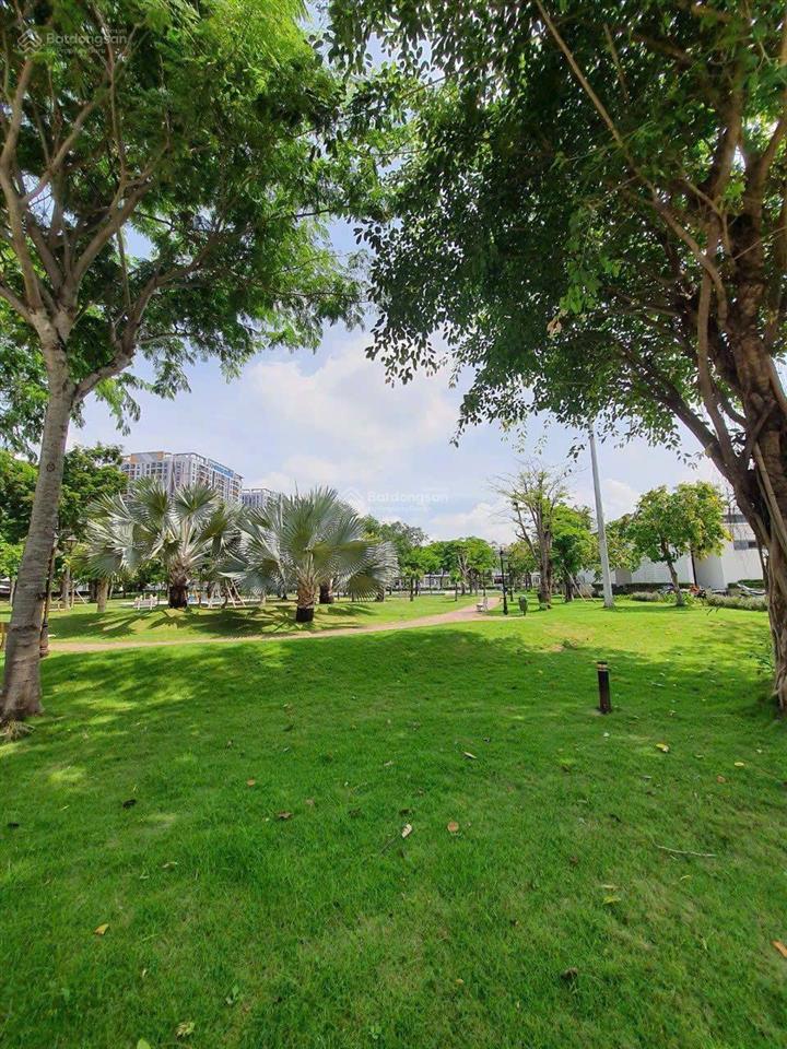 Chính chủ cần bán gấp  căn góc view công viên đã có sổ