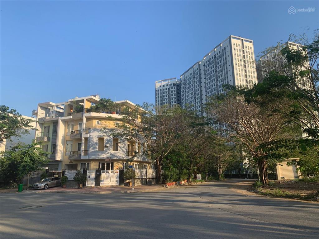 Cần tiền bán gấp 2 nền kdc làng đại học 13e intresco, phong phú, bình chánh