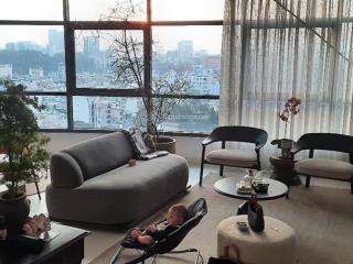 Bán căn hộ city garden 3 phòng ngủ, sổ sẵn, 141m2. giá 13.5 tỷ. full giỏ hàng 123pn