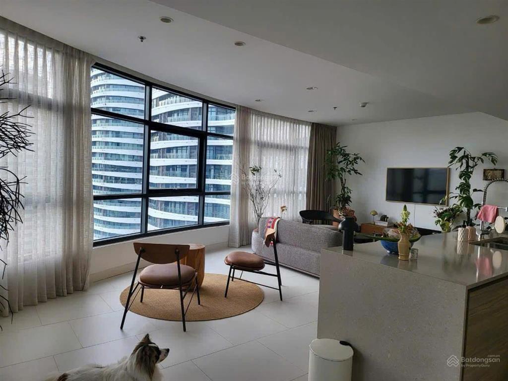 Bán căn hộ city garden 3 phòng ngủ, sổ sẵn, 141m2. giá 13.5 tỷ. full giỏ hàng 123pn