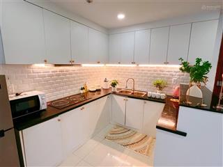 Bán căn hộ galaxy 9 , quận 4 , dt 50m2 , 1pn giá 3,6ty . có sổ .   0909 228 *** minh sang