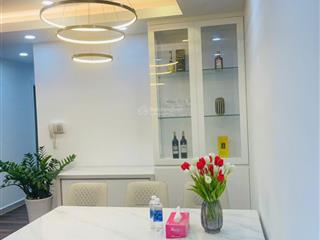 Cho thuê căn hộ c/c orchar garden , phú nhuận , dt 72m2 , 2pn giá 15tr .  0909 228 *** minh sang