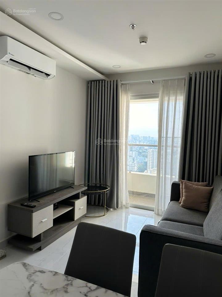 Bán căn hộ c/c bàu cát 2, q tân bình, dt 93m2, 3pn giá 4,5 tỷ. 0909 228 *** minh sang